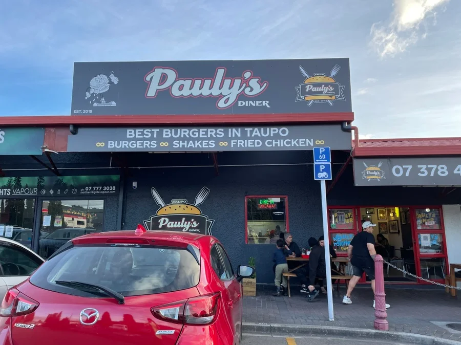 뉴질랜드 타우포 호수 햄버거 맛집 | 수제 버거 Pauly's Diner 사진 4