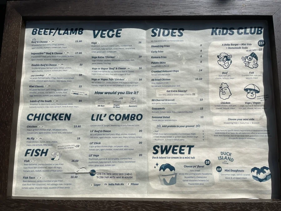타우랑가 Bayfair 맛집 Burger & Burger 사진 2
